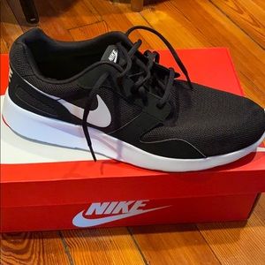 Men’s Nike Kaishi black/white size 12